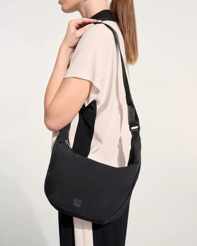 JOSEPH RIBKOFF 261651 cross body bag in black