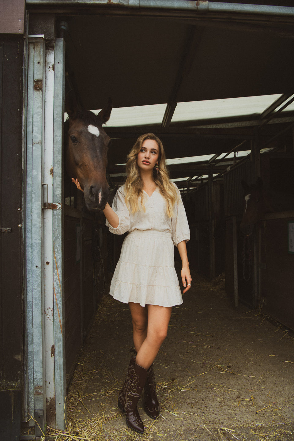 Fluresk sand skirt