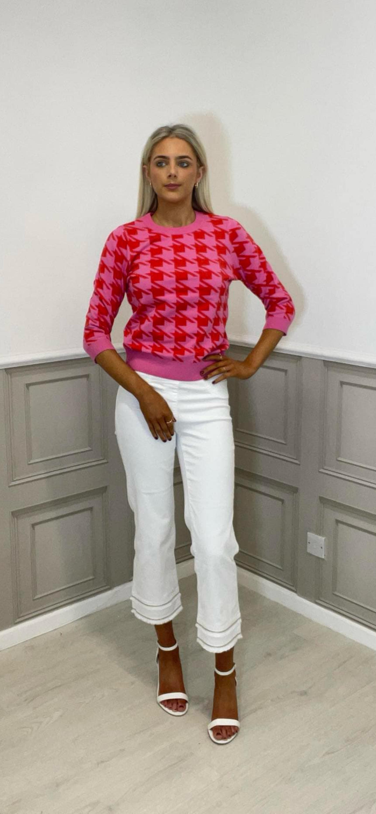 K-Design red/pink Houndstooth print jumper Straight design.