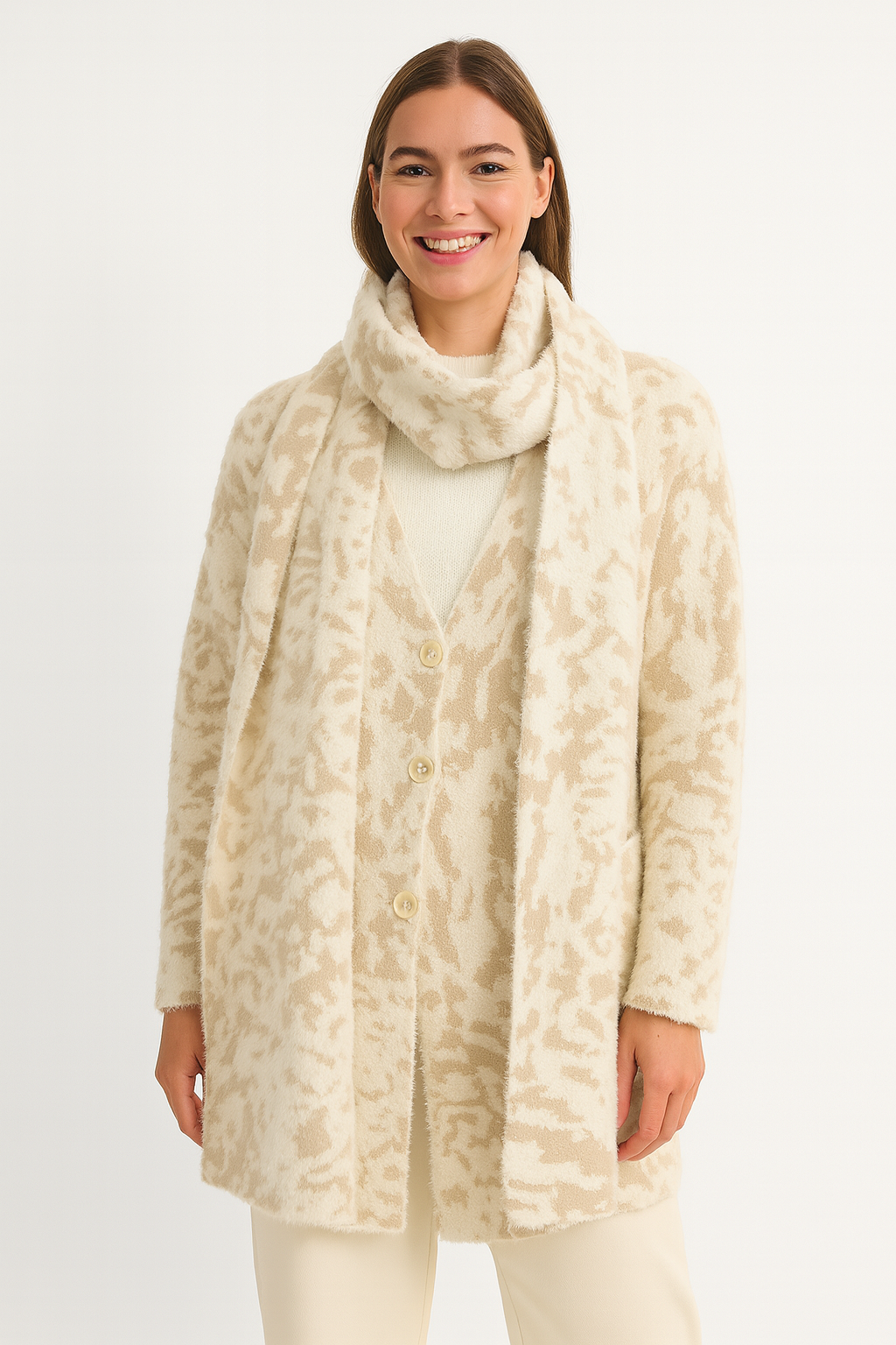 ⸻
Scorzzo Cream & Beige Coat