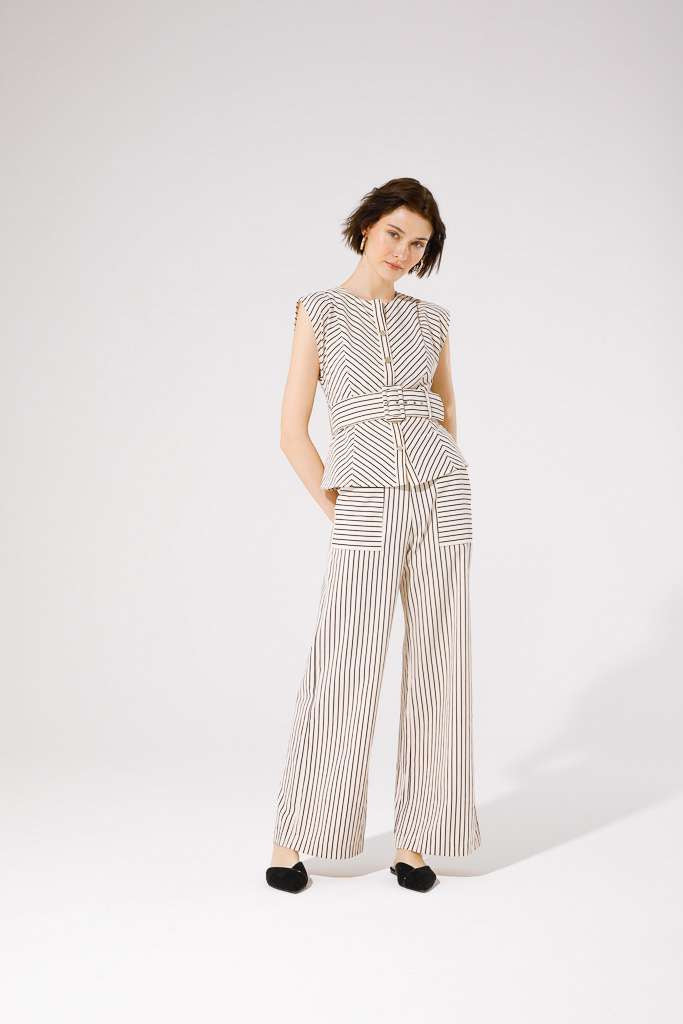 Yatch stripe trousers.