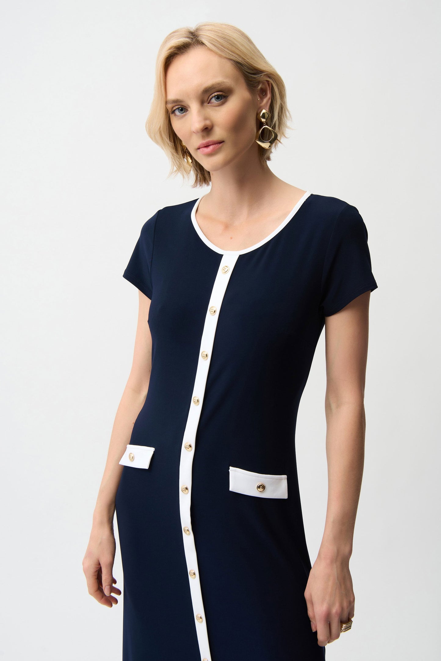 Silky Knit Color Block A-Line Midi Dress
261067