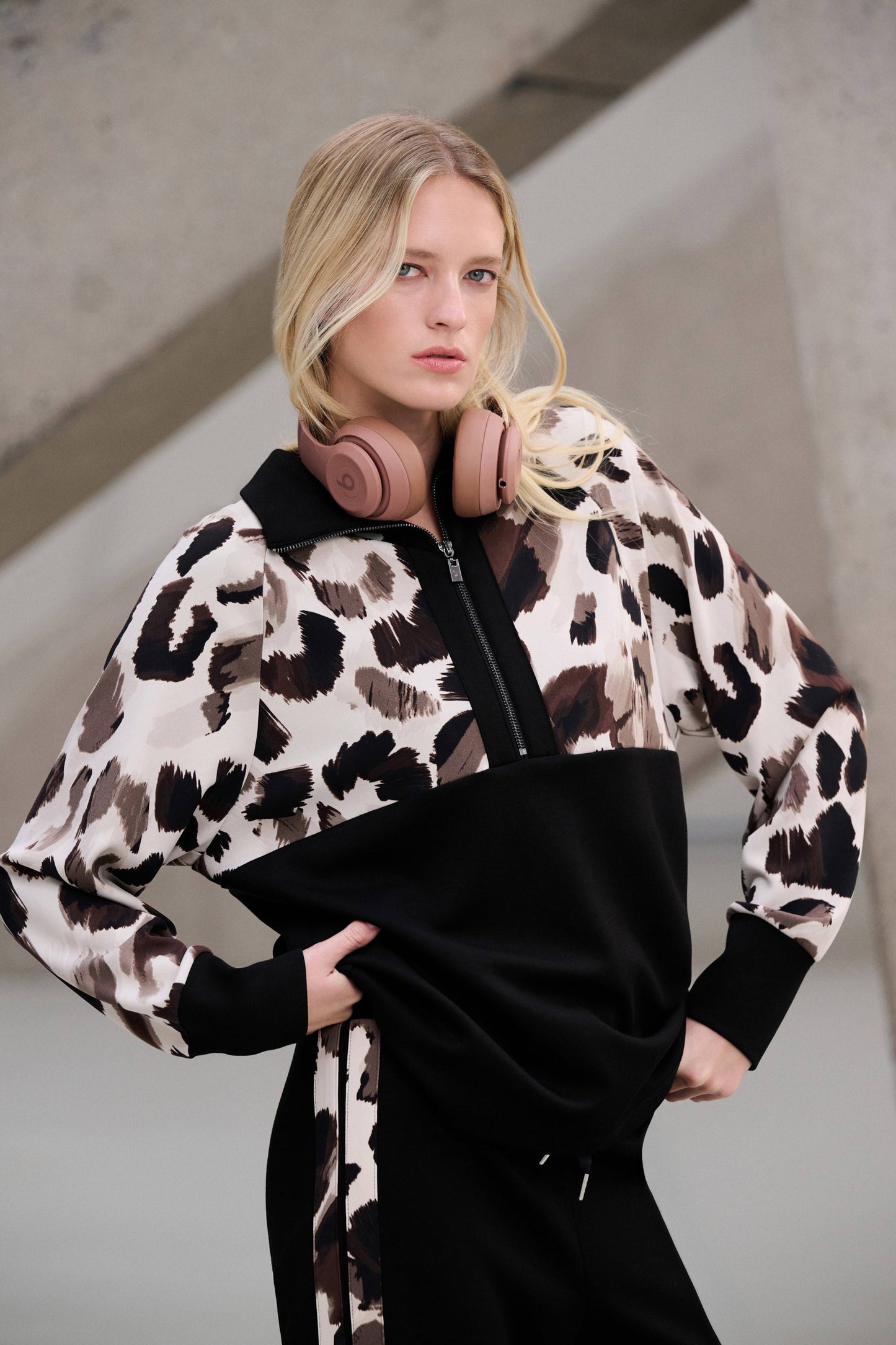 Silky Knit And Scuba Jersey Animal Print Boxy Top
263609