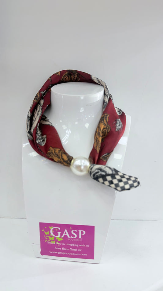 Vintage Floral Magnetic Scarf Necklace