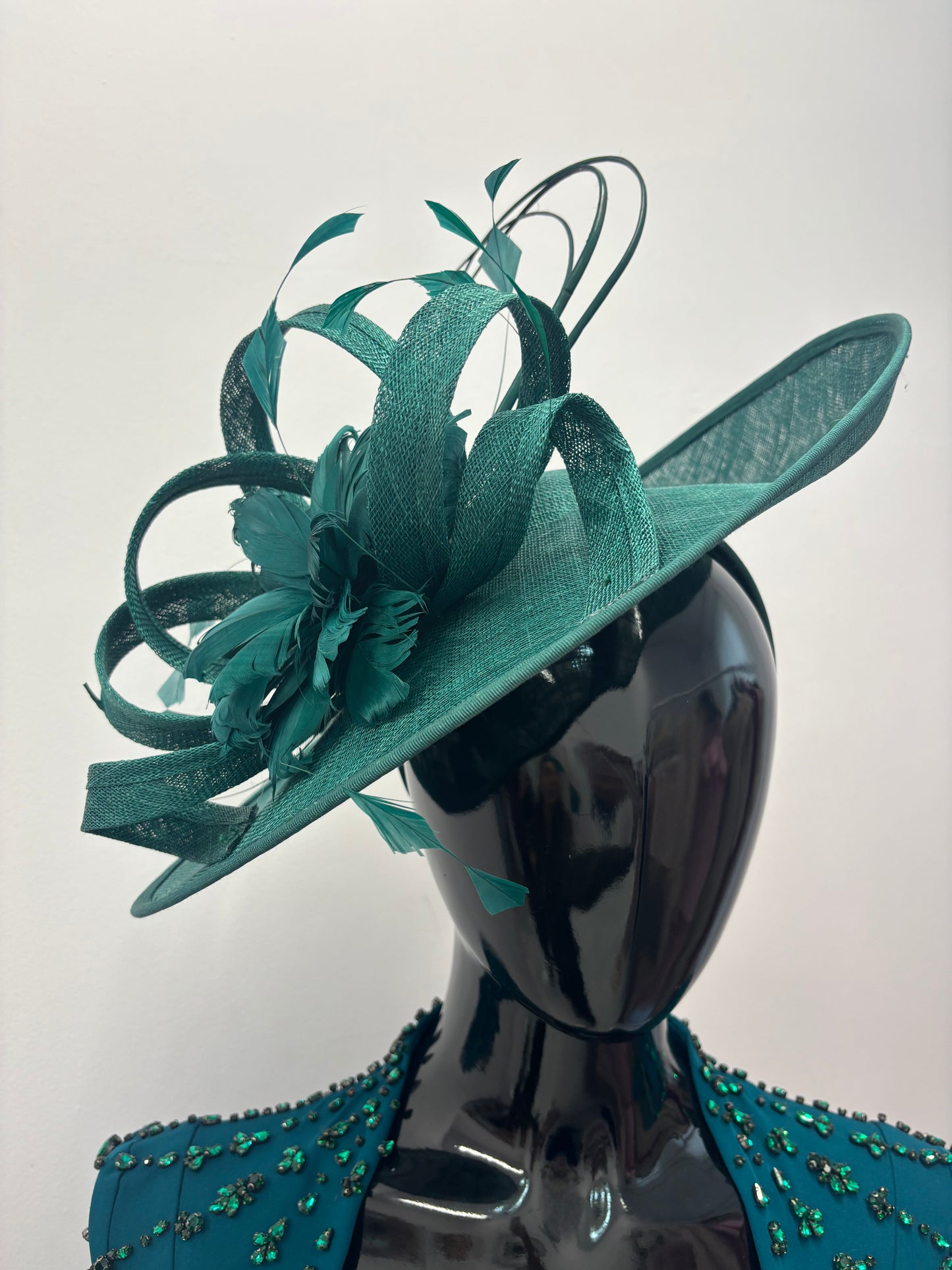 Snoxell & Gwyther hat 2 in emerald