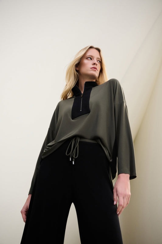 JOSEPH RIBKOFF Silky Knit Color Block Straight Top 263606