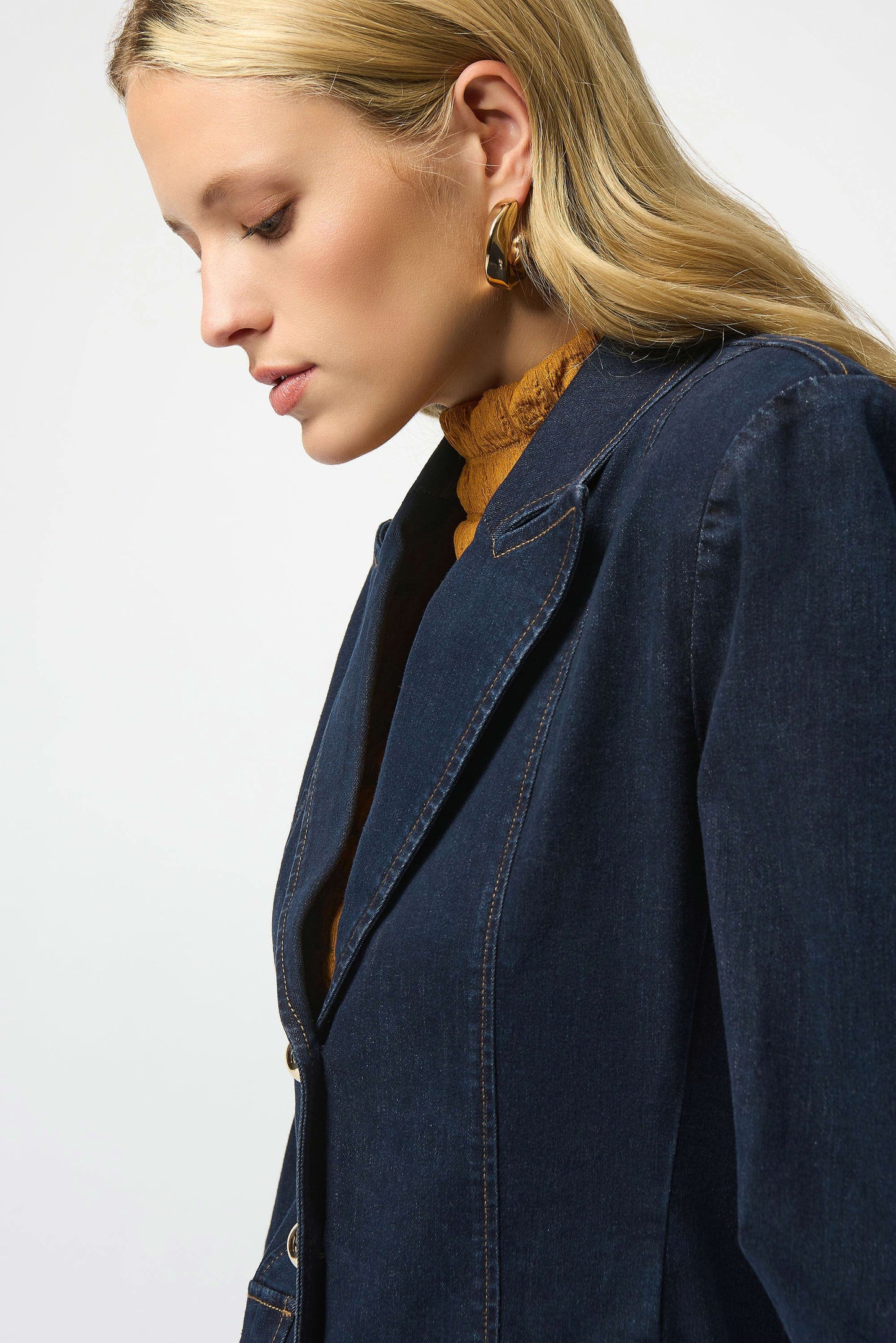 Stretch Denim Fitted Blazer with Gold Buttons
253982