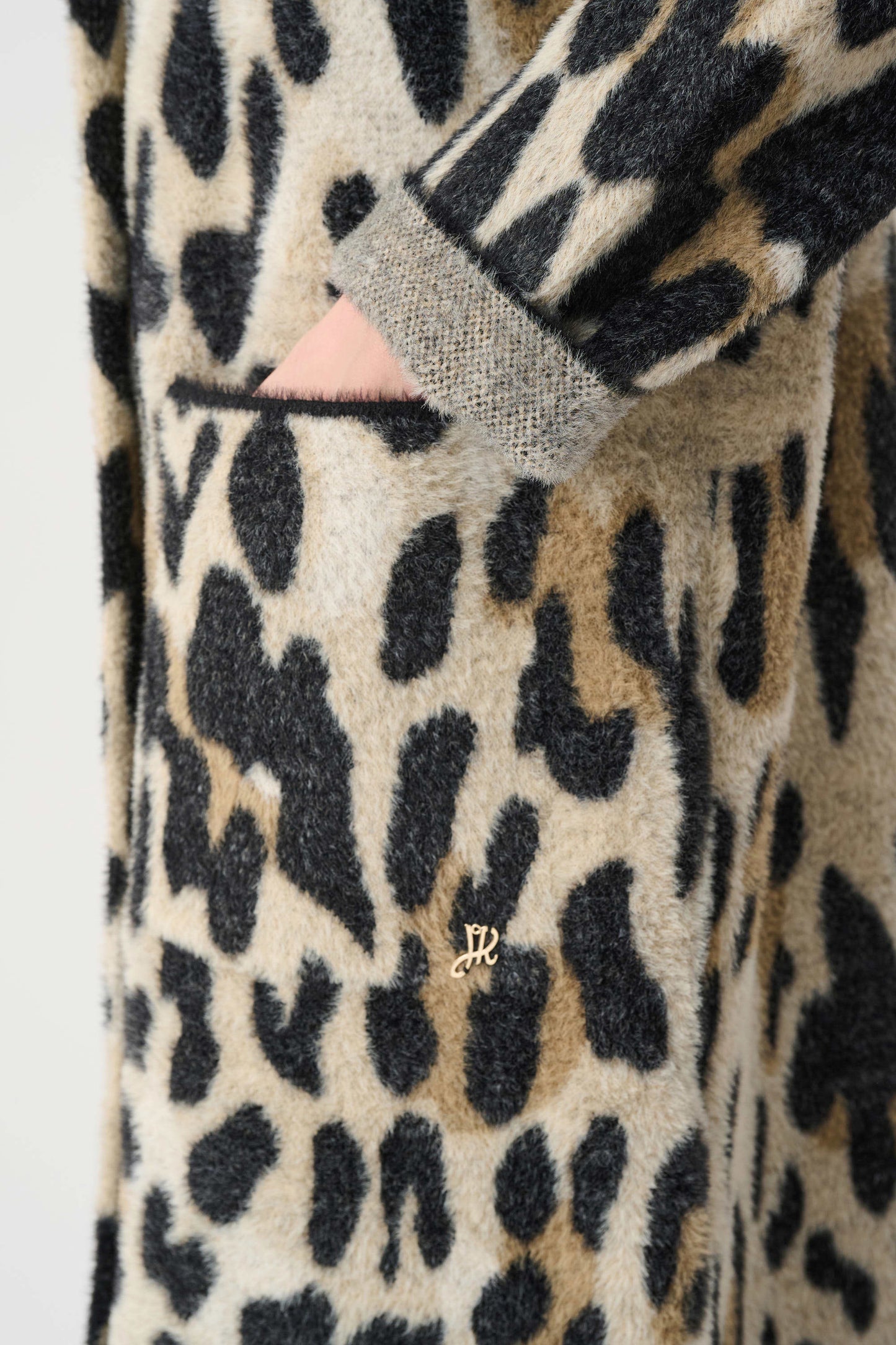 Feather Yarn Leopard Print Coat
263956