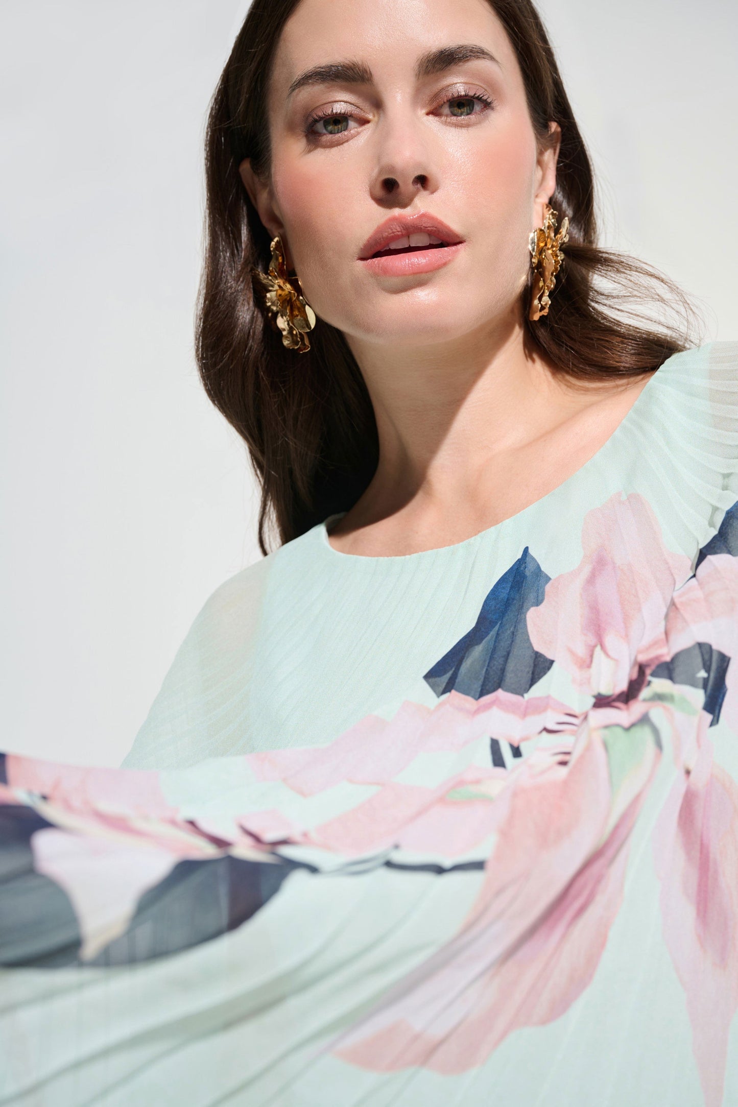 JOSEPH RIBKOFF Signature | Chiffon Floral Print Pleated Poncho Top 262724