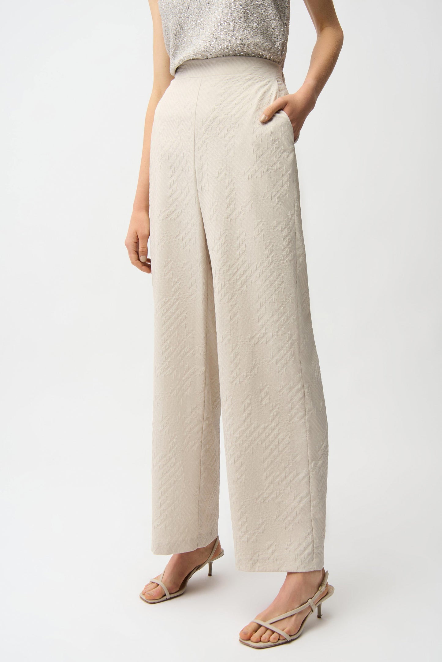 Jacquard Geometrical Texture Wide Leg Pull-On Pants
261056