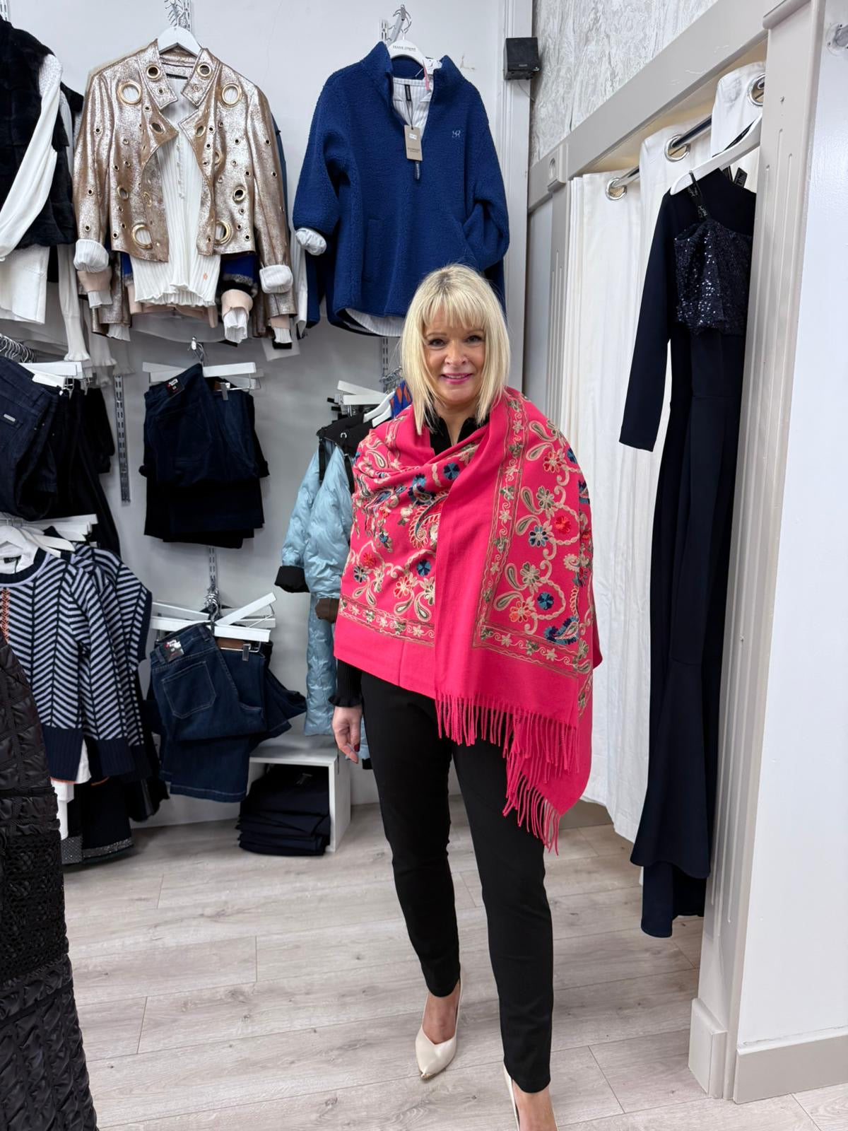 Doctor Bear Luxury cashmere feel scarf in fuchsia pink