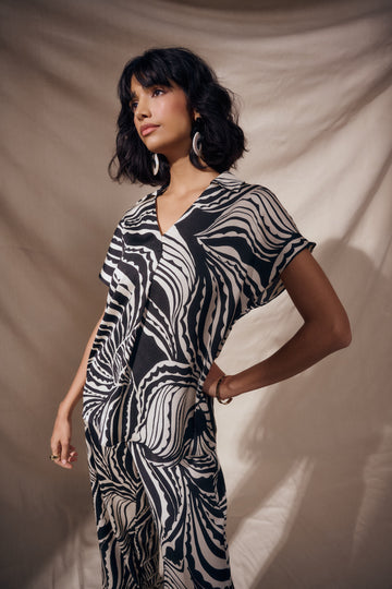 JOSEPH RIBKOFF BUBBLE SATIN ABSTRACT PRINT BOXY TOP 262255