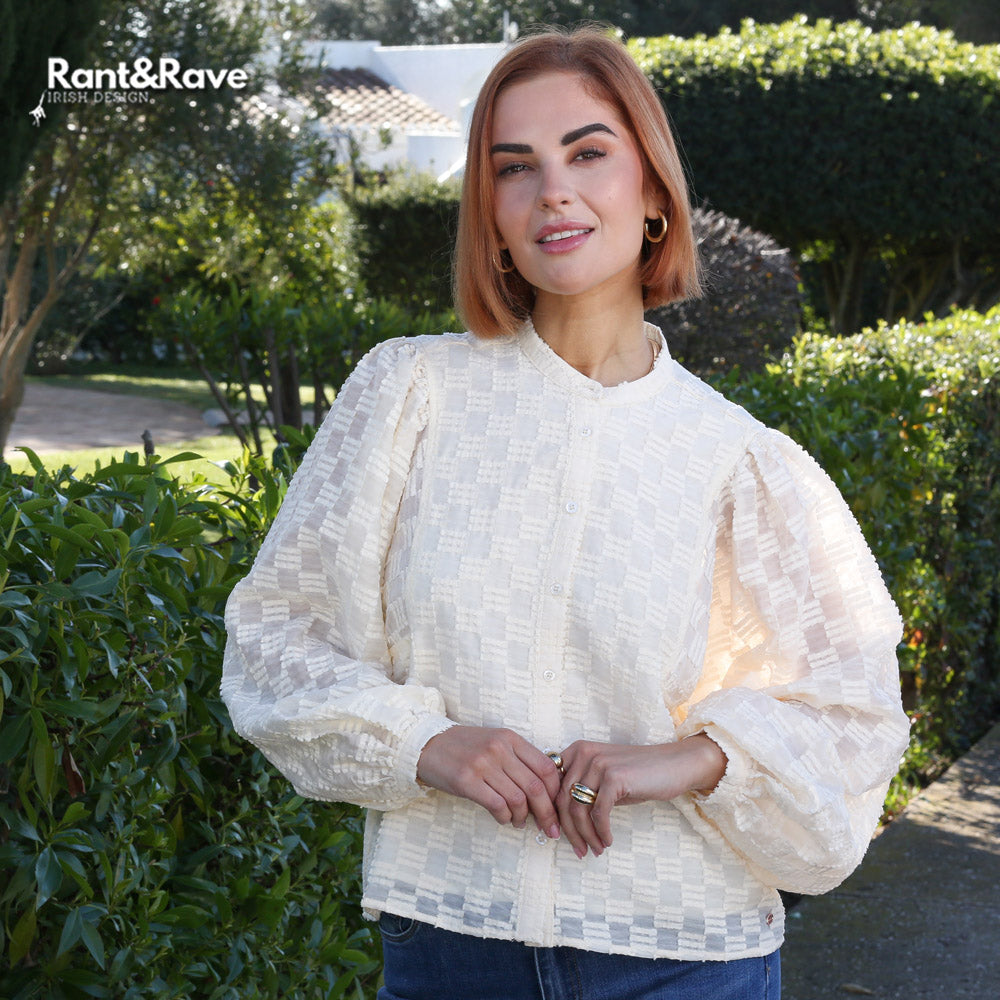 Zuri@“The Blouse Cream