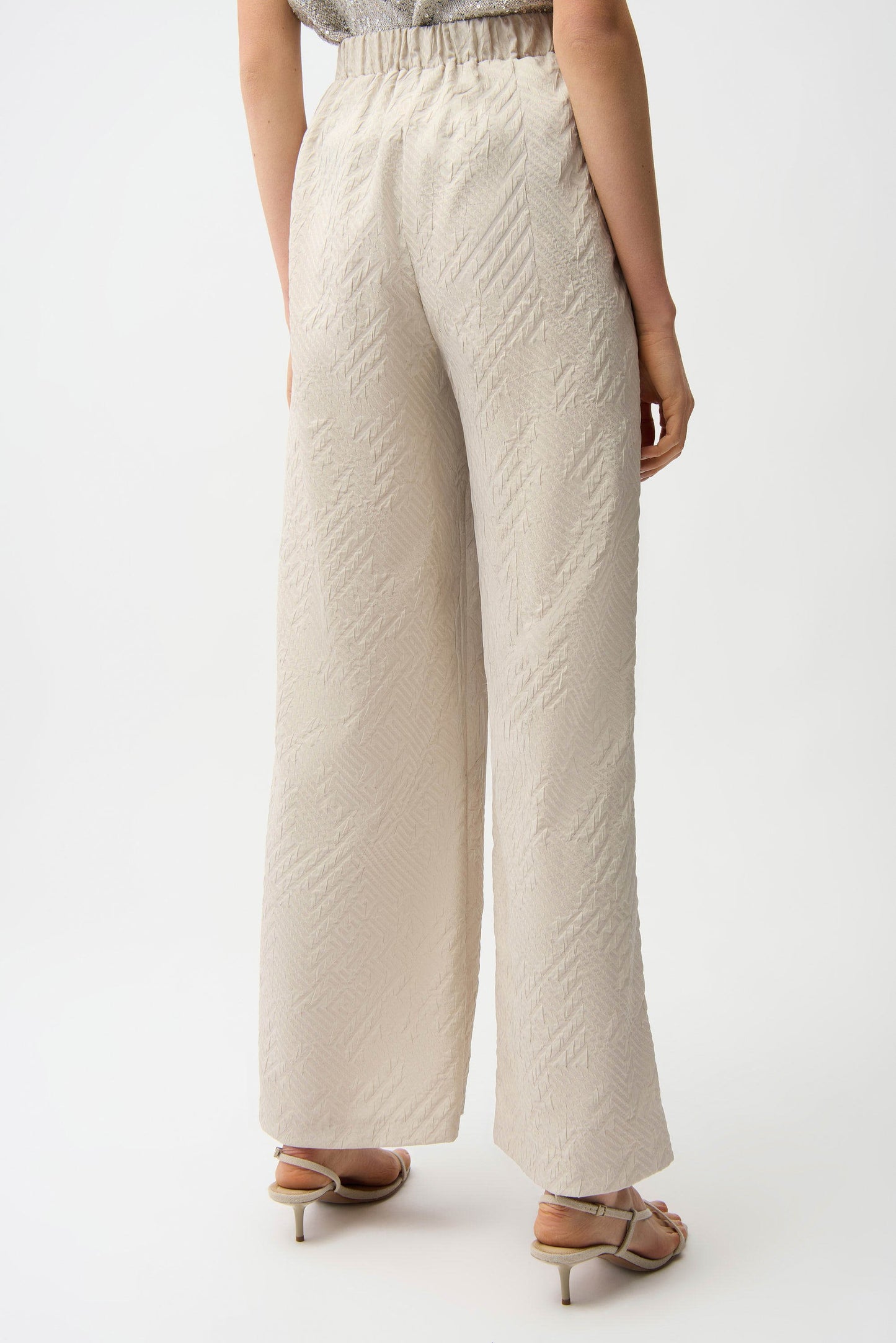 Jacquard Geometrical Texture Wide Leg Pull-On Pants
261056
