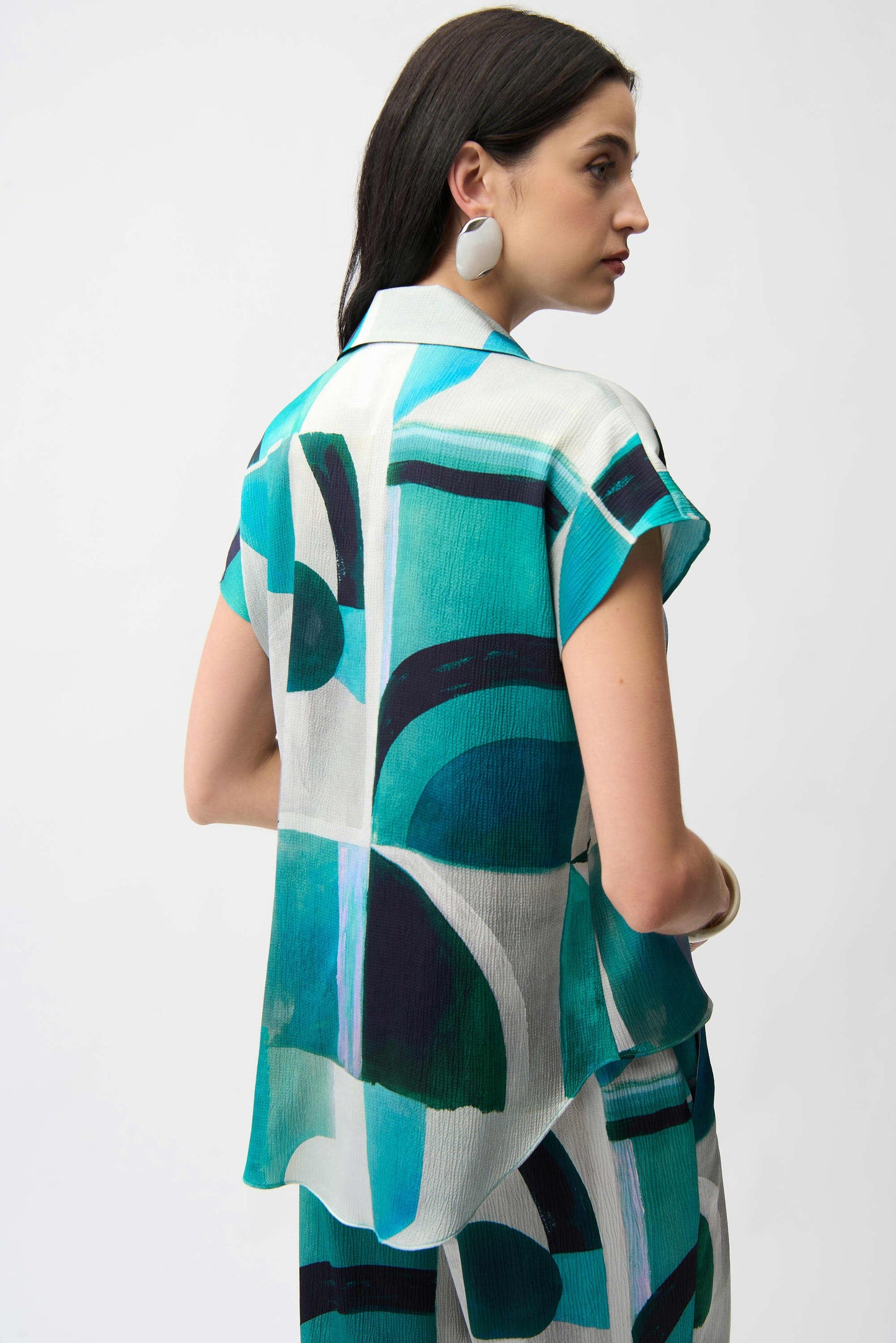 Textured Satin Geometric Print Boxy Top With Front Ties
261065