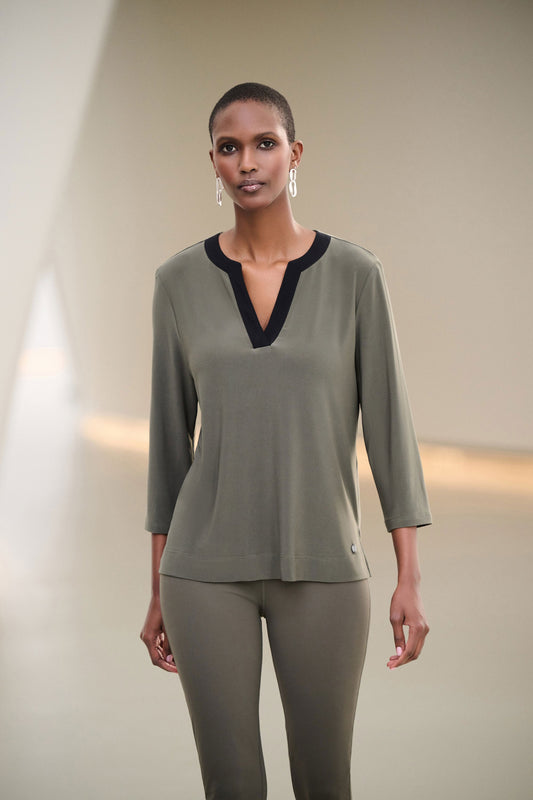 JOSEPH RIBKOFF Silky Knit Color Block Straight Top 263629
