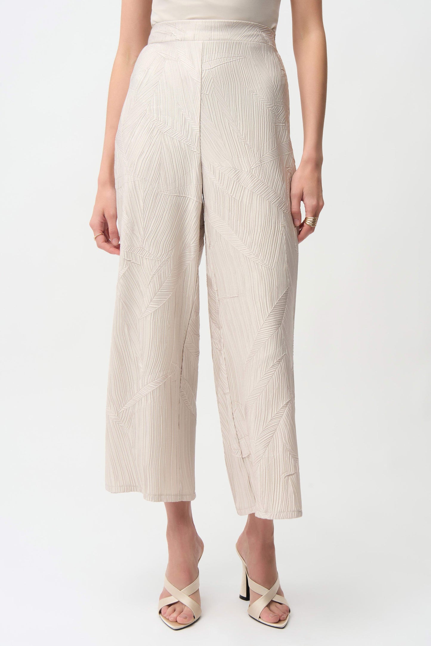 Pleated Satin Pull-On Culotte Pants
261161
Hots