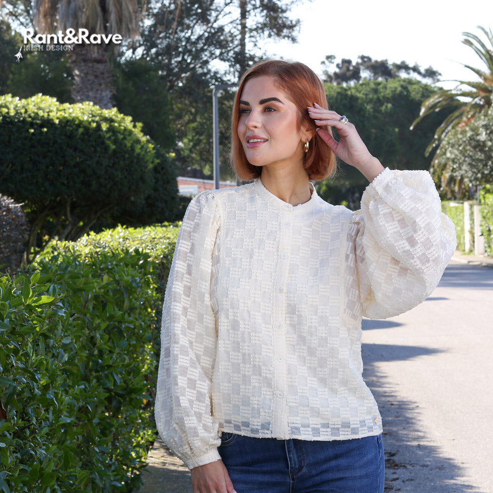 Zuri@“The Blouse Cream