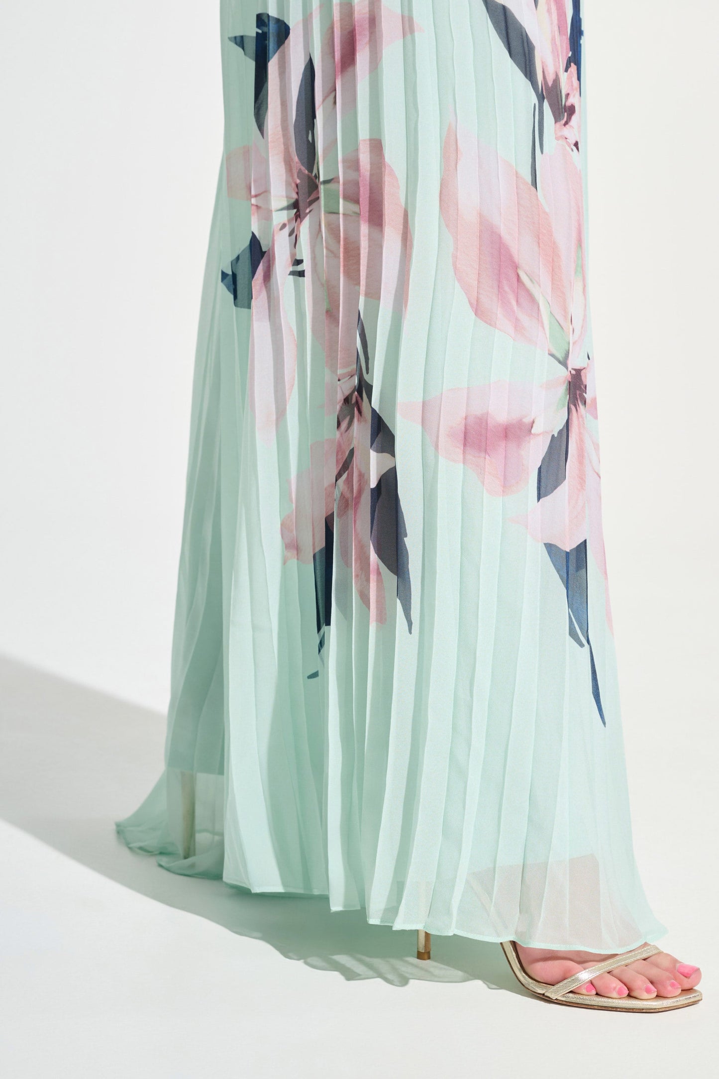 JOSEPH RIBKOFF Signature | Chiffon Floral Print Pleated Wide Leg Pants 262718