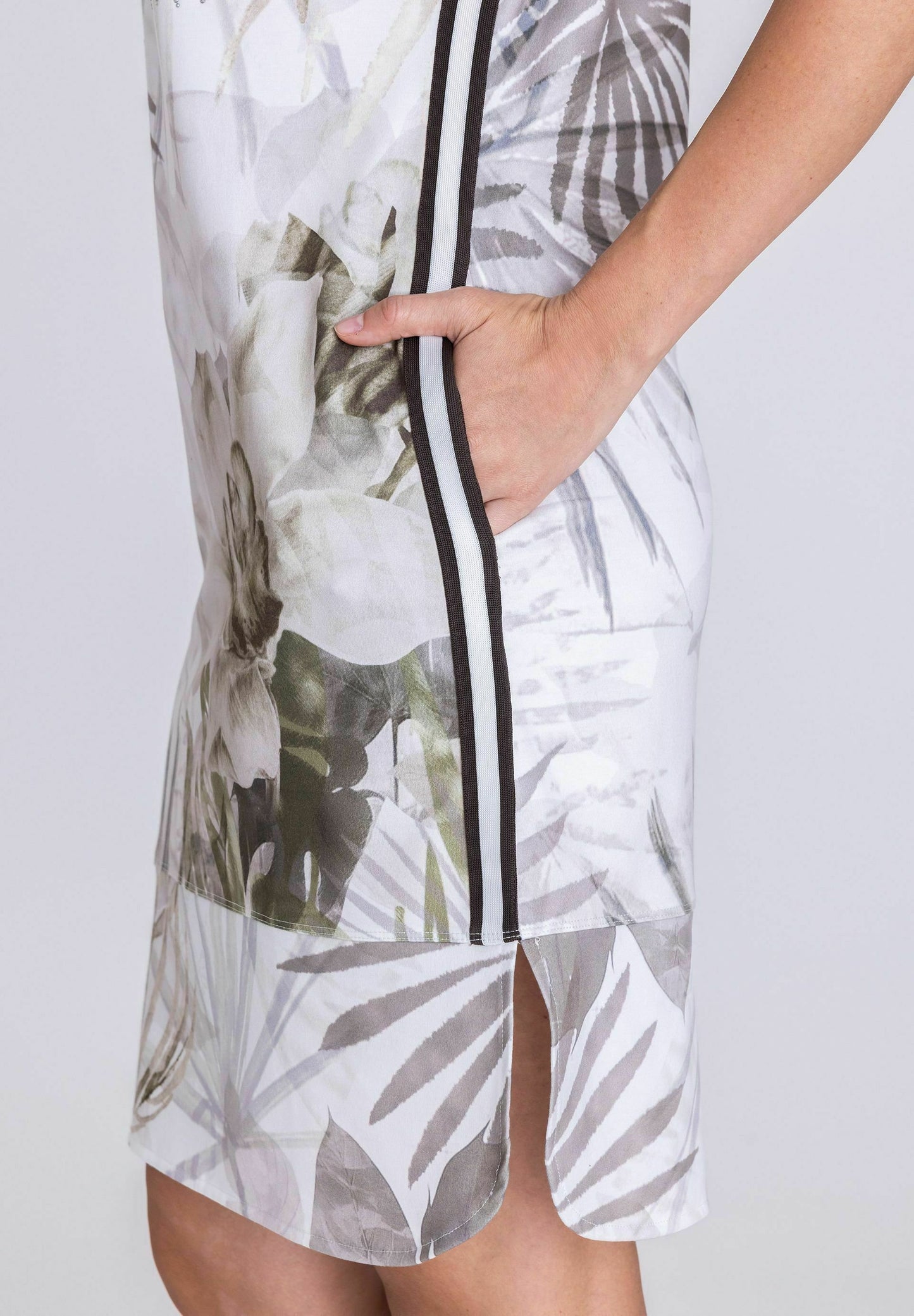 Tuzzi Tropical Print Dress – Neutral Tones