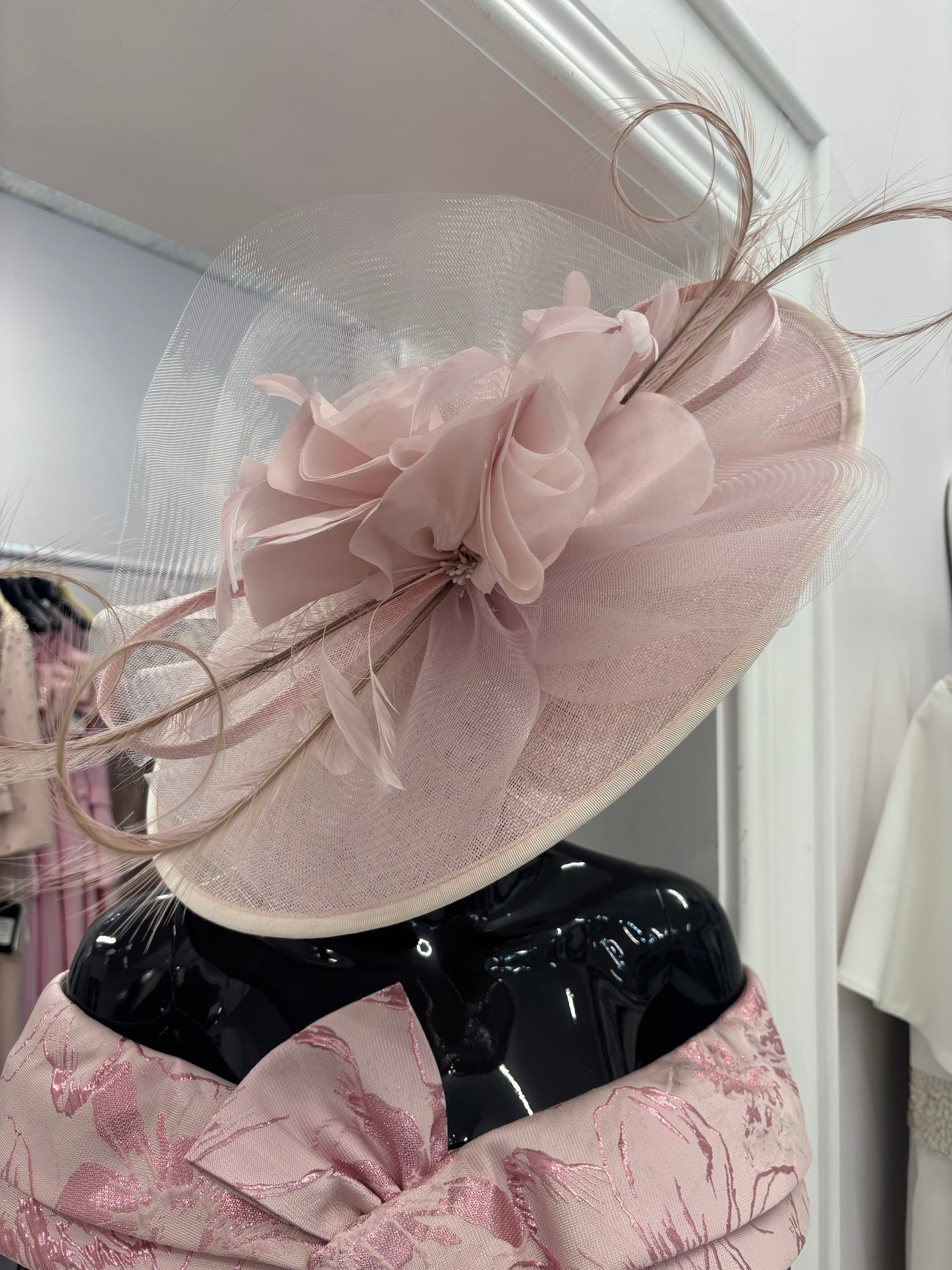 Snoxell & Gwyther 806 in blush pink