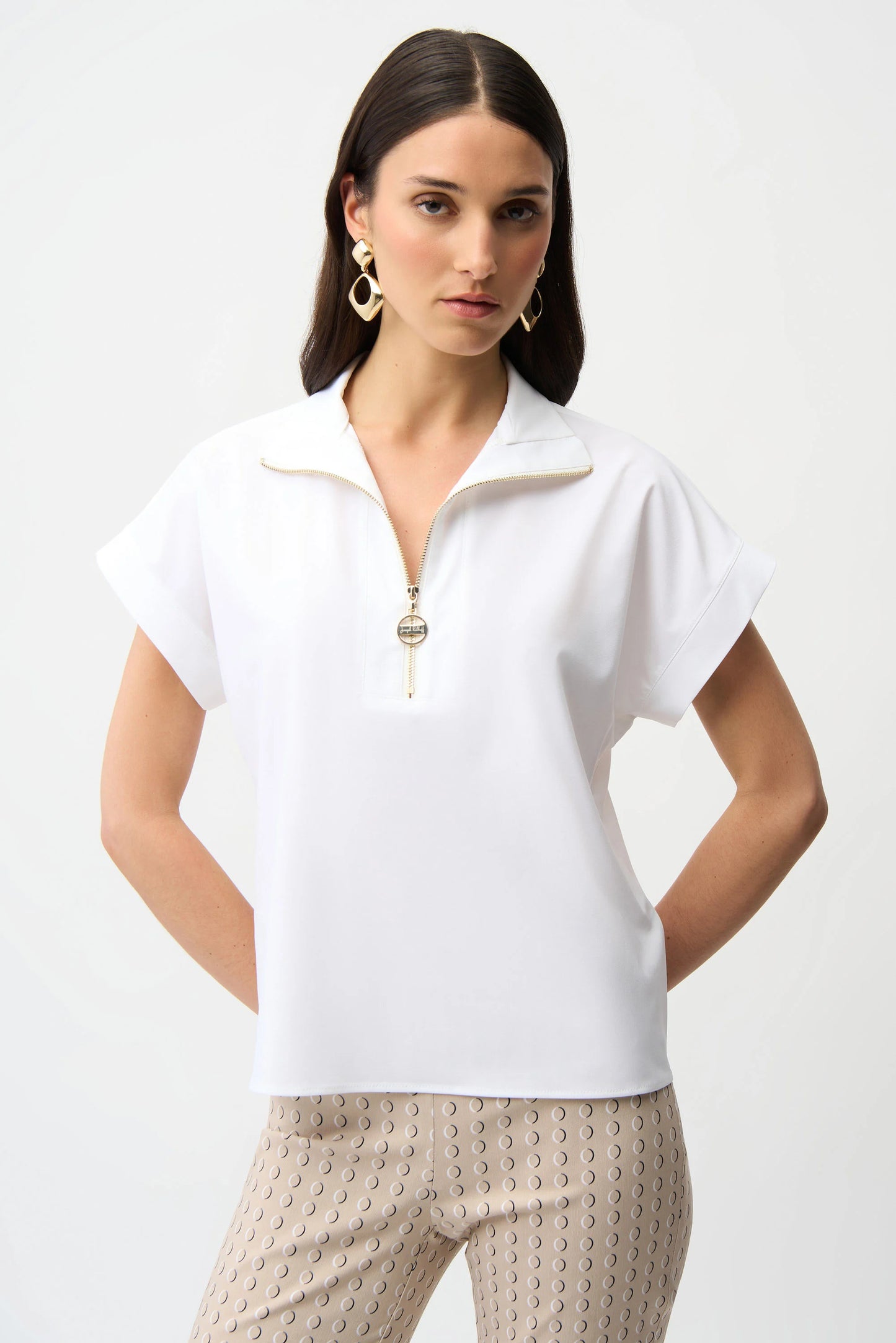 Stretch Poplin Straight Top With Zipped Neckline
261140