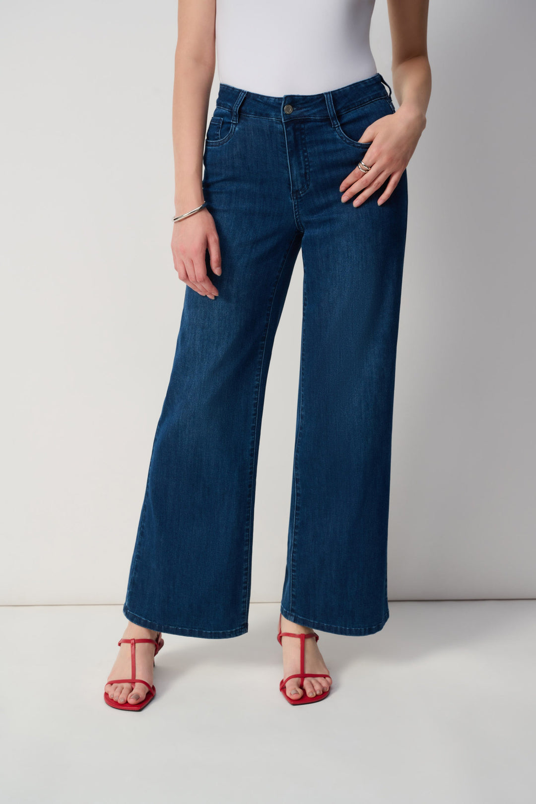 ⸻

Joseph Ribkoff Goldie Classic Wide-Leg Stretch Jeans – Style 251968