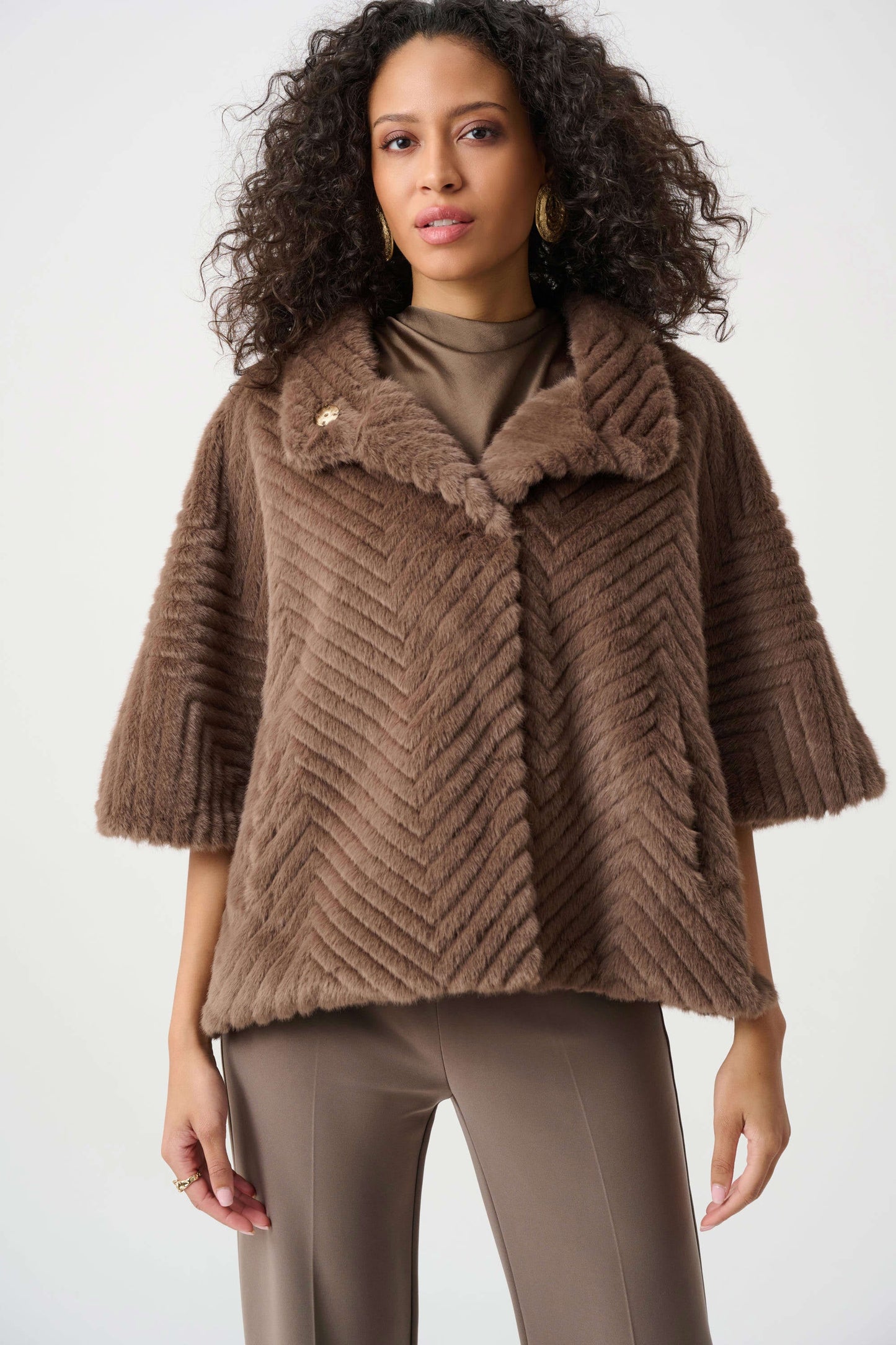 Chevron Faux Fur Cape-Style Jacket
263917